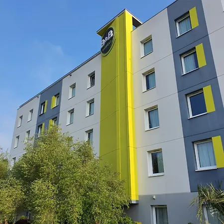 Ouest Villejean Hotel