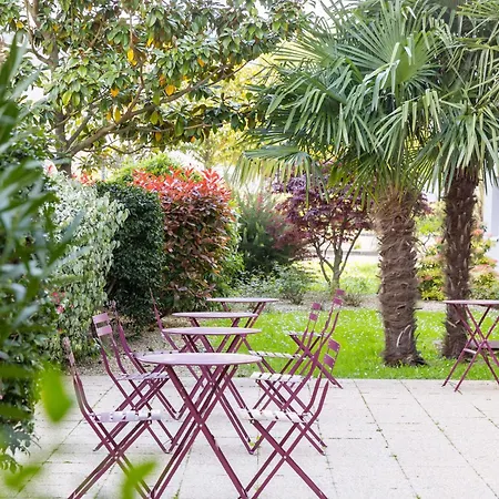 Ouest Villejean Hotel