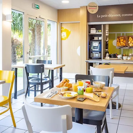 Ouest Villejean 酒店 2*